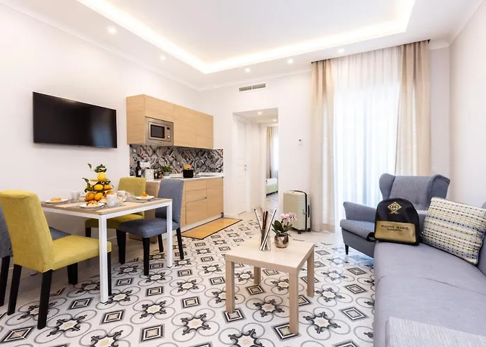 Maison Marie Deluxe Апартаменты *