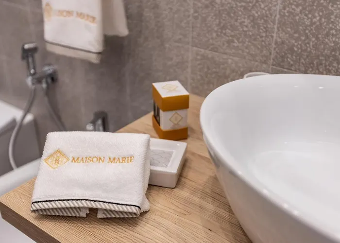 Maison Marie Deluxe Апартаменты *